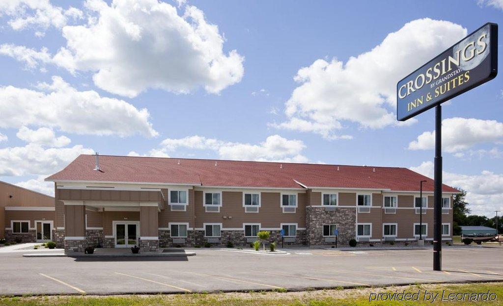 American Inn & Suites Parkers Prairie Екстериор снимка