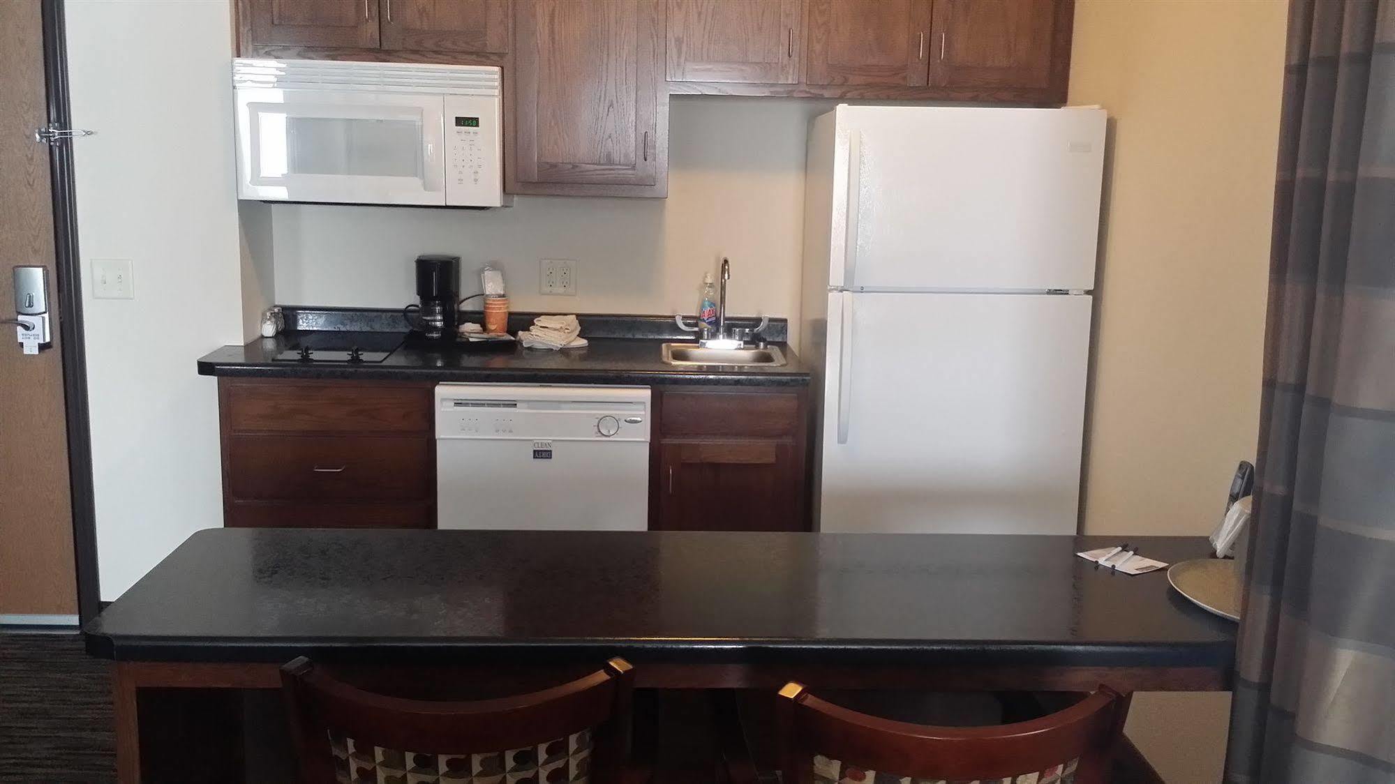 American Inn & Suites Parkers Prairie Екстериор снимка